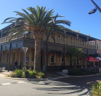 Grosvenor Hotel - Accommodation Search