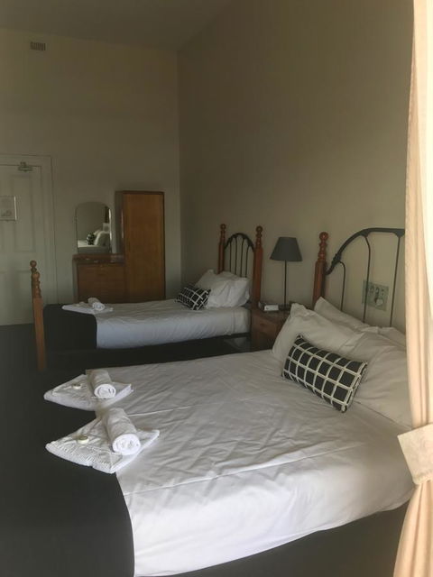 Grosvenor Hotel - Accommodation Search 9