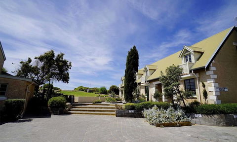 Caledonian Inn - Accommodation Search 0