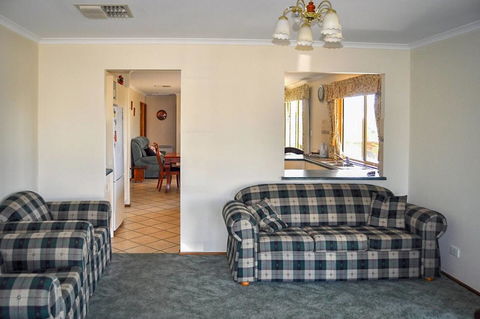 Baywatch - Accommodation Search 5