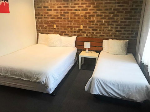 Lake Albert Motel - Accommodation Search 25