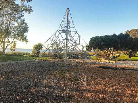 Lake Albert Motel - Accommodation Search 10