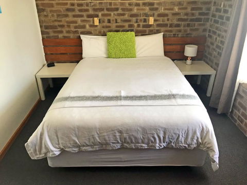 Lake Albert Motel - Accommodation Search 39