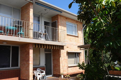 Glenelg Holiday Apartments-The Broadway - Accommodation Search 8