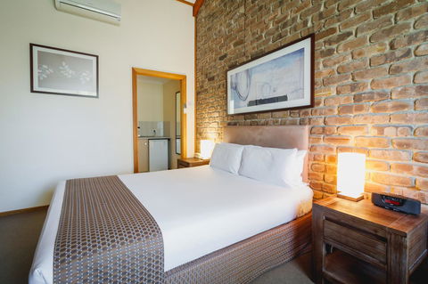 The Lodge By Manna - Accommodation Search 6