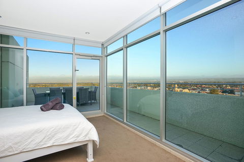 Glenelg Skyline Penthouse - Accommodation Search 13