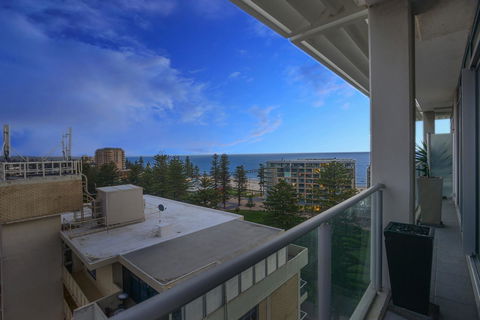 Glenelg Skyline Penthouse - Accommodation Search 5