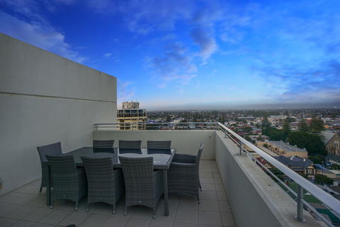 Glenelg Skyline Penthouse - Accommodation Search 11
