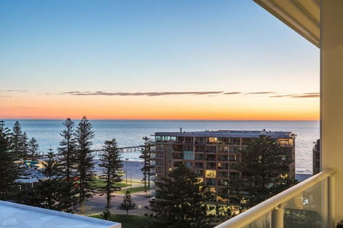Glenelg Skyline Penthouse - Accommodation Search 3