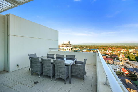 Glenelg Skyline Penthouse - Accommodation Search 6