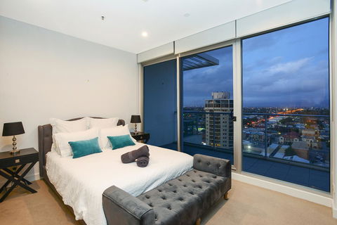 Glenelg Skyline Penthouse - Accommodation Search 33
