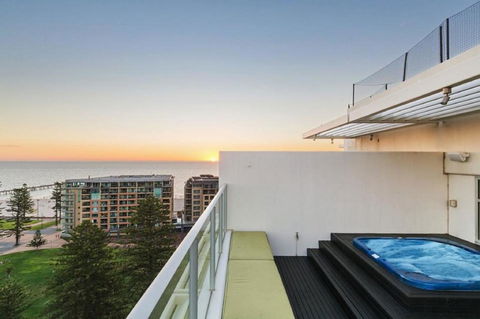 Glenelg Skyline Penthouse - Accommodation Search 27