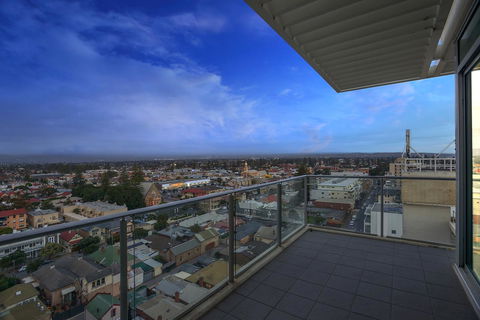 Glenelg Skyline Penthouse - Accommodation Search 28