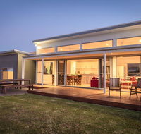 Middle River Beach House - East Wing - Accommodation Search