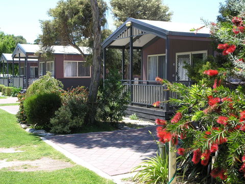 Lakeside Tourist Park - Accommodation Search 17