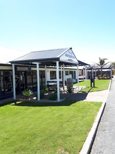 Meningie Waterfront Motel - Accommodation Search 0