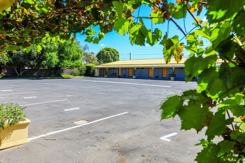 Country Roads Motor Inn Naracoorte - Accommodation Search 30