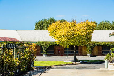 Country Roads Motor Inn Naracoorte - Accommodation Search 6