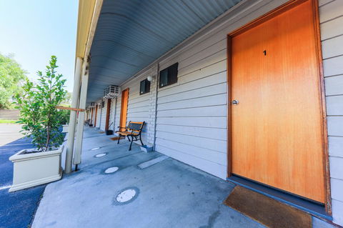Country Roads Motor Inn Naracoorte - Accommodation Search 31