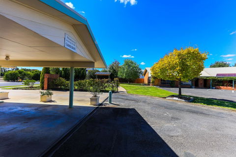 Country Roads Motor Inn Naracoorte - Accommodation Search 38