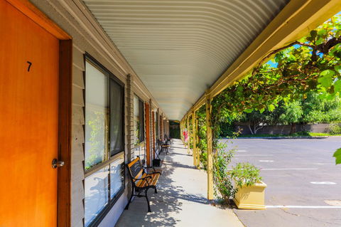 Country Roads Motor Inn Naracoorte - Accommodation Search 27