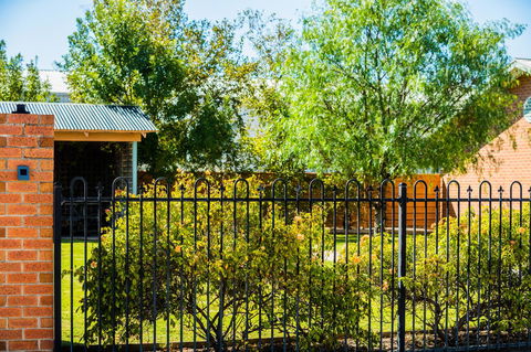 Country Roads Motor Inn Naracoorte - Accommodation Search 44