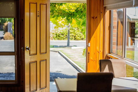 Country Roads Motor Inn Naracoorte - Accommodation Search 34