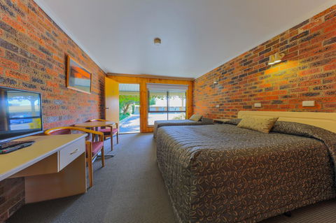 Country Roads Motor Inn Naracoorte - Accommodation Search 10