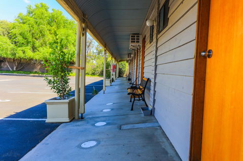 Country Roads Motor Inn Naracoorte - Accommodation Search 21