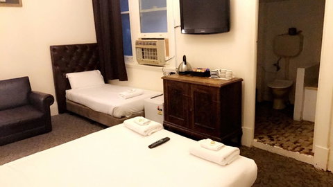 Ambassadors Hotel - Accommodation Search 24