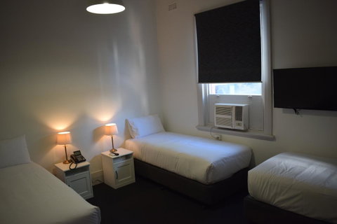 Ambassadors Hotel - Accommodation Search 17
