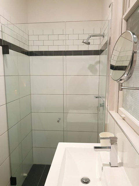 Ambassadors Hotel - Accommodation Search 8