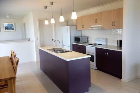 Bayview Beach House Apartment No 1 - Accommodation Search 3