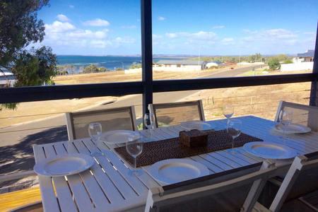 Bayview Beach House Apartment No 1 - Accommodation Search 1