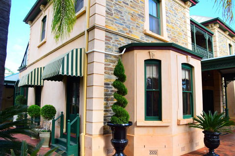 Grand Bluestone Mansion - Accommodation Search 25
