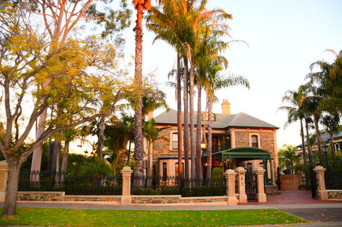Grand Bluestone Mansion - Accommodation Search 0