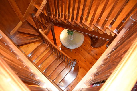 Grand Bluestone Mansion - Accommodation Search 21