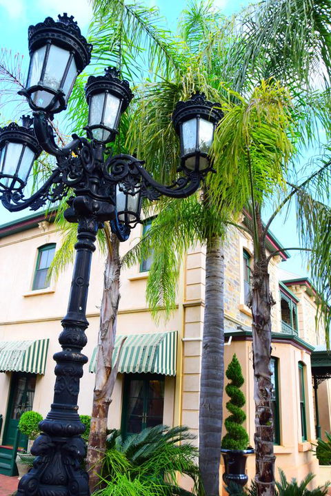 Grand Bluestone Mansion - Accommodation Search 8