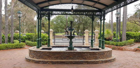 Grand Bluestone Mansion - Accommodation Search 22