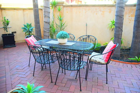 Grand Bluestone Mansion - Accommodation Search 17