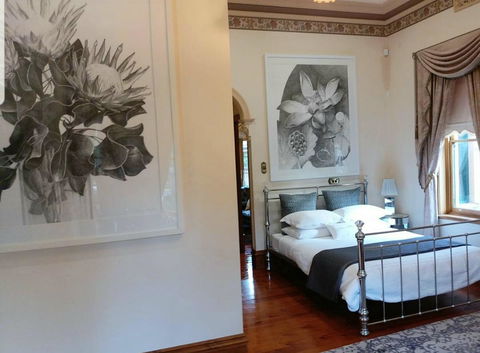 Grand Bluestone Mansion - Accommodation Search 7