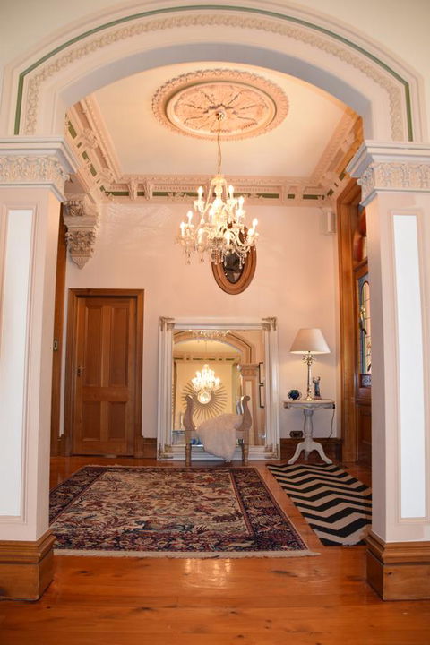 Grand Bluestone Mansion - Accommodation Search 10