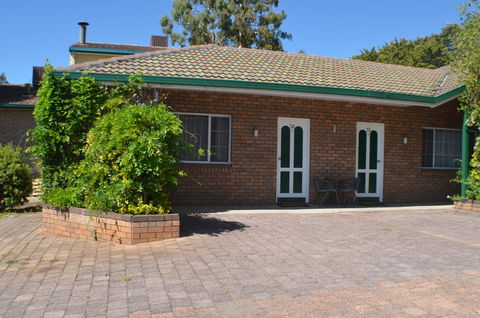 Deer Park Motor Inn Armidale - Accommodation Search 37
