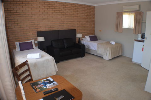 Deer Park Motor Inn Armidale - Accommodation Search 11