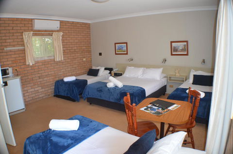 Deer Park Motor Inn Armidale - Accommodation Search 9