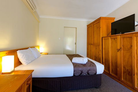Abcot Inn - Accommodation Search 20