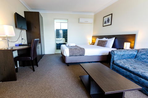 Abcot Inn - Accommodation Search 14