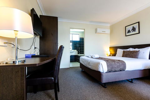Abcot Inn - Accommodation Search 13
