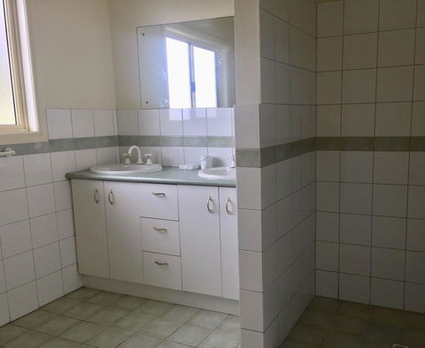 Emu Bay Lodge - Accommodation Search 18