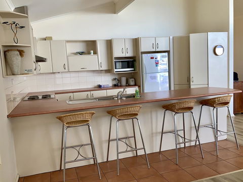 Emu Bay Lodge - Accommodation Search 11